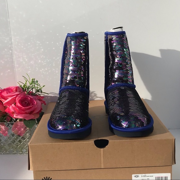 UGG Classic Short Sequin Boot - Picture 7 of 11